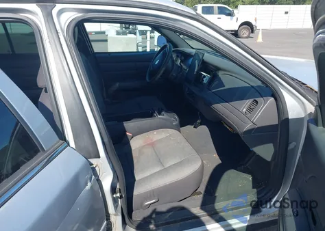 2003 Ford Crown Victoria Police из США, поврежденный, VIN 2FAHP71W13X176206